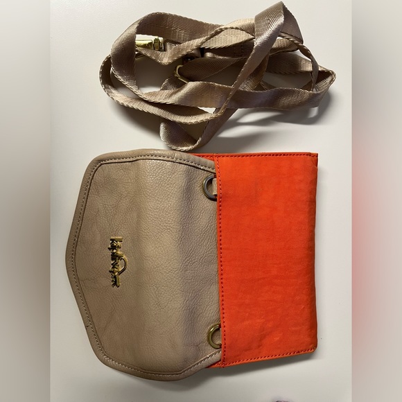 Kipling Orange / Tan Nylon Small Crossbody Wallet and Clutch - Picture 3 of 6